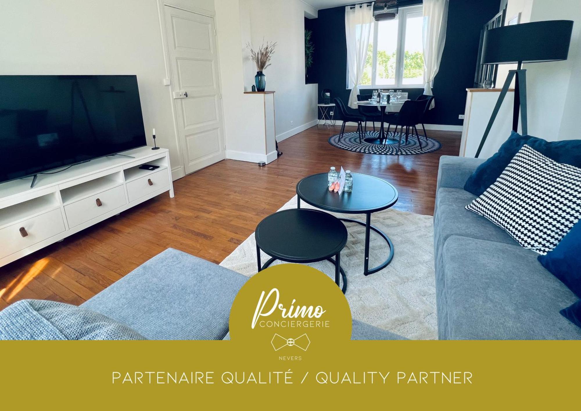 Le Theodore: Charming Apartment with Parking near Station Nevers Exterior photo